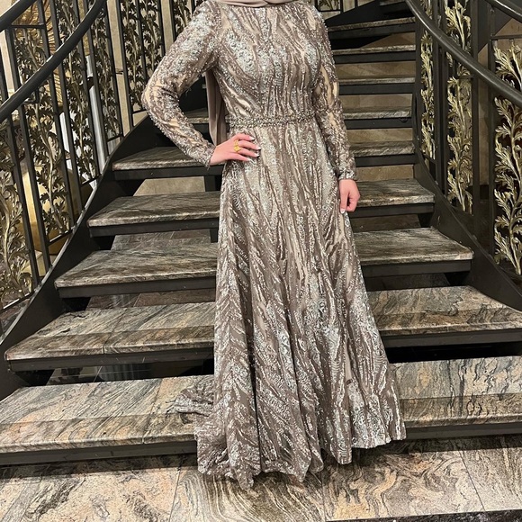 Mac Duggal size 4 sequenced even dress long sleeve. - Picture 1 of 3